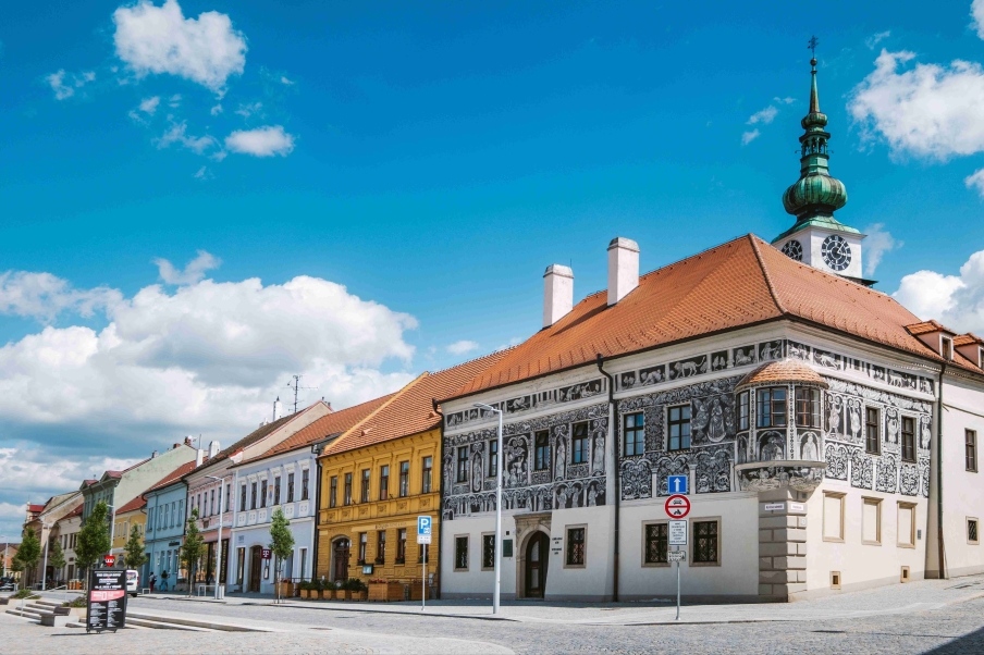 Poslechněte si poutavý příběh KARLOVA NÁMĚSTÍ