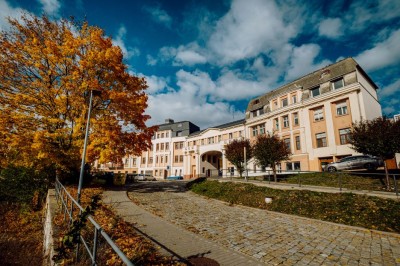 Vstupní brána do areálu Borovina