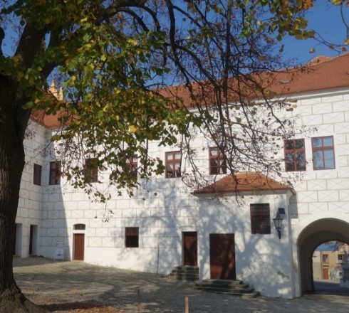 Předzámčí - Vorhof-Ausstellungshalle